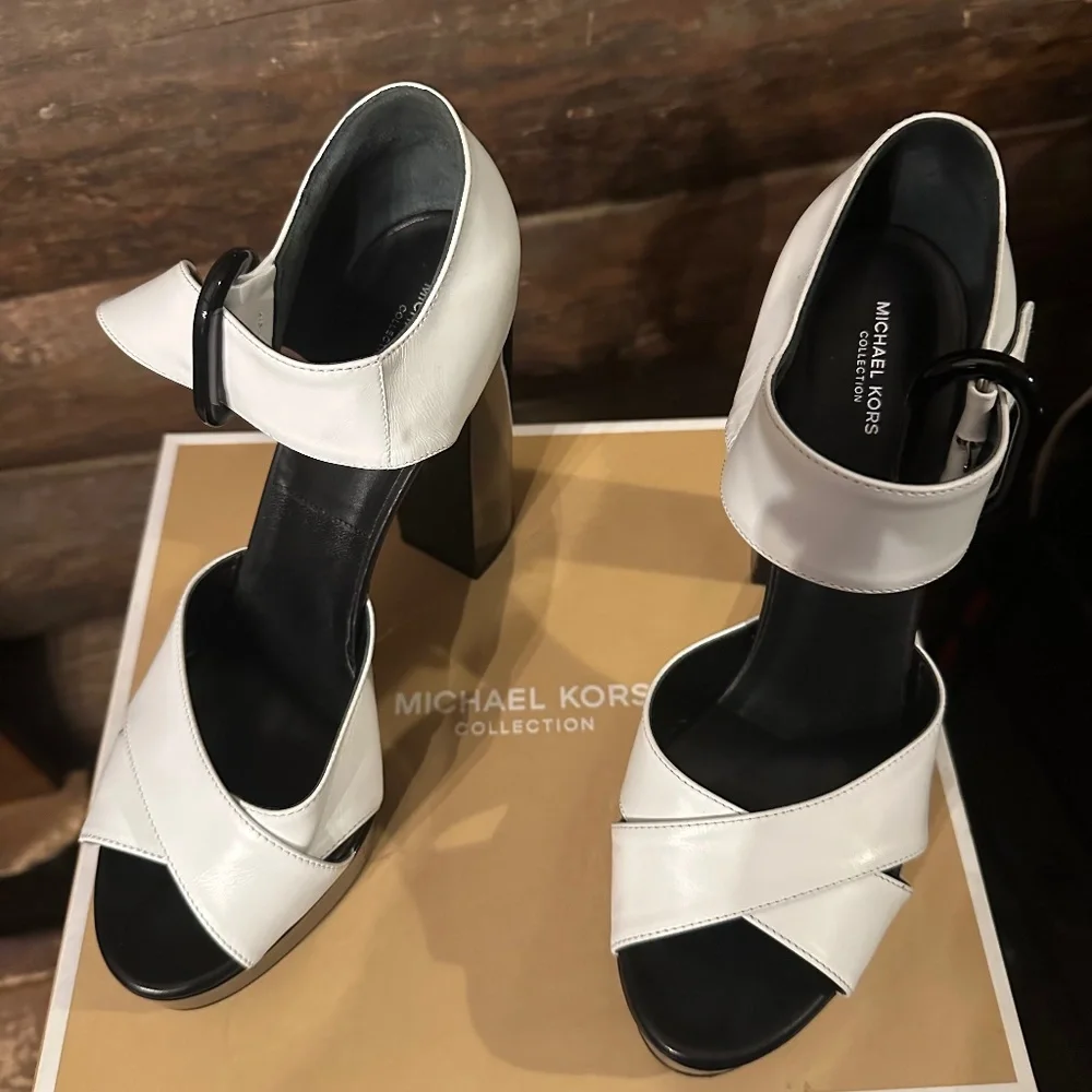 Michael Kors Nellie Runway shoes - Picture 1 of 5